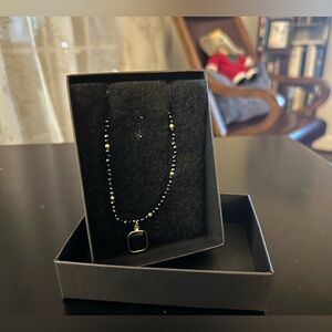 NWOT ❄️ genuine onyx necklace